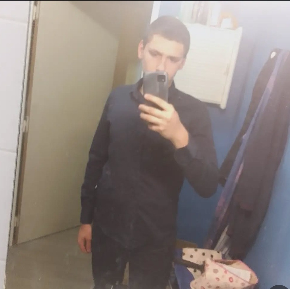 Profil de Djemmel, 19 ans, Rencontre Mature à Saint-Jean-Port-Joli