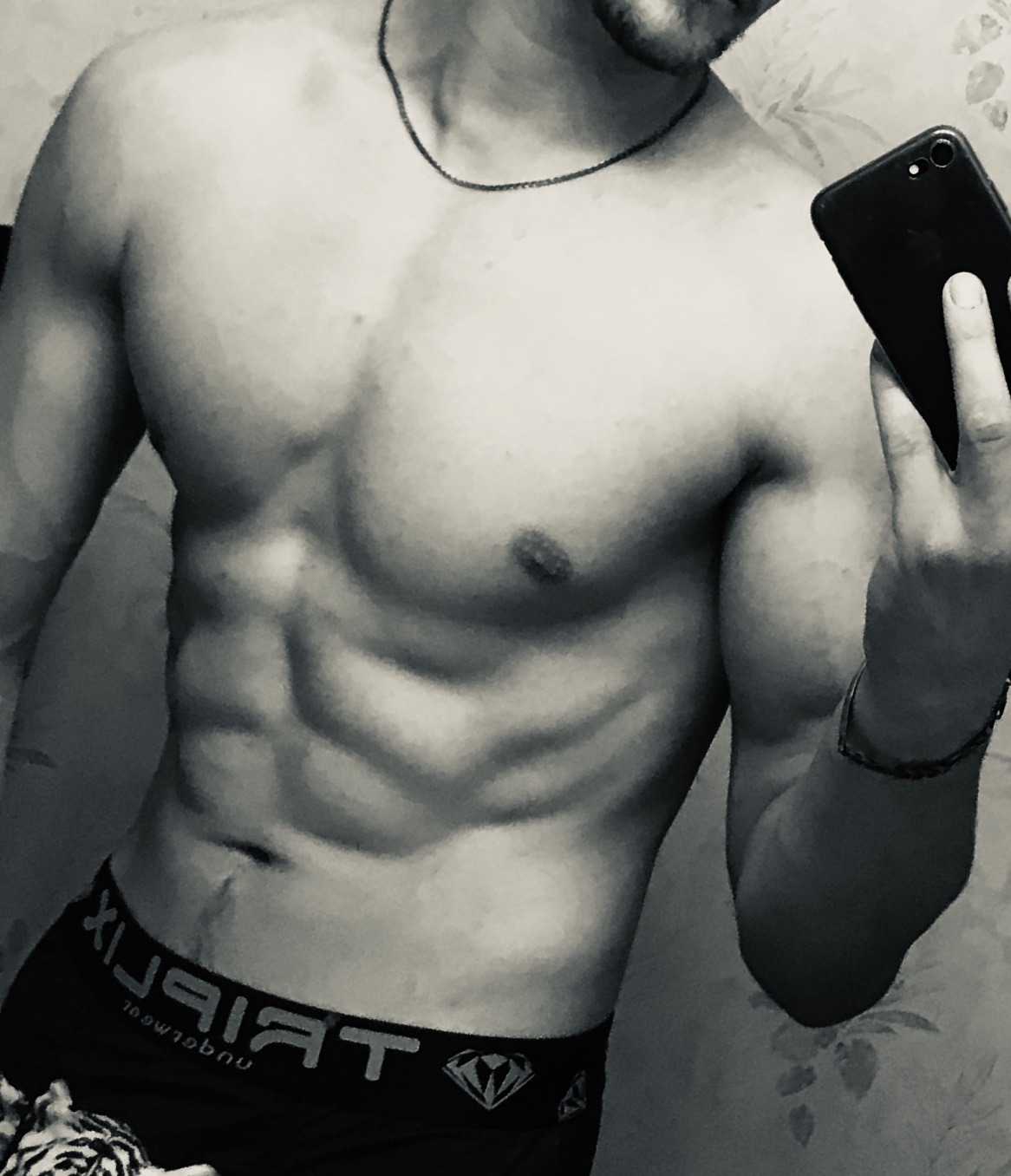 Profil de Houssni, 33 ans, Rencontre Mature à Saint-Louis-de-Gonzague-du-Cap-Tourmente