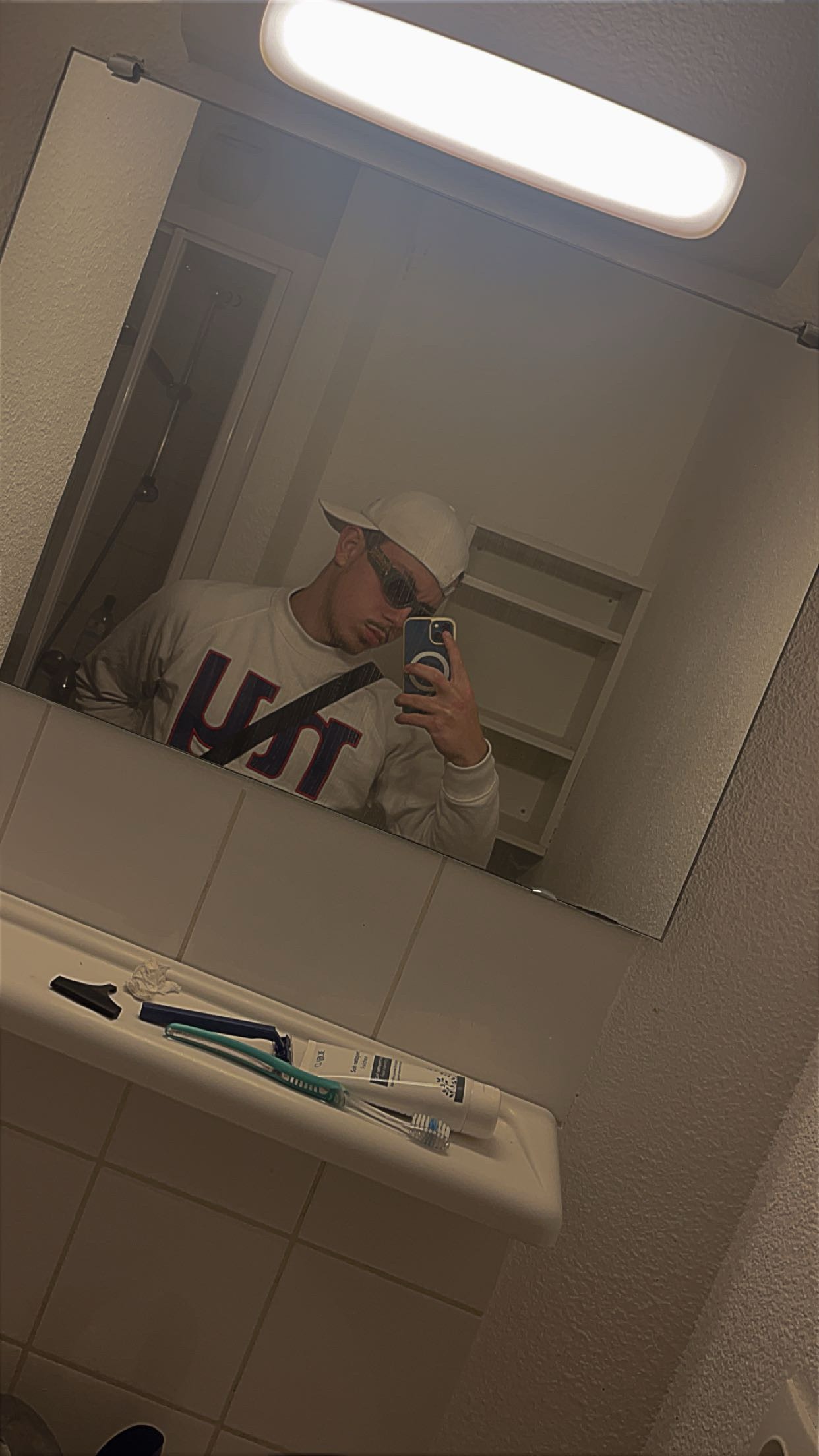 Profil de Abdelmounaim, 19 ans, Rencontre Mature à Aumond