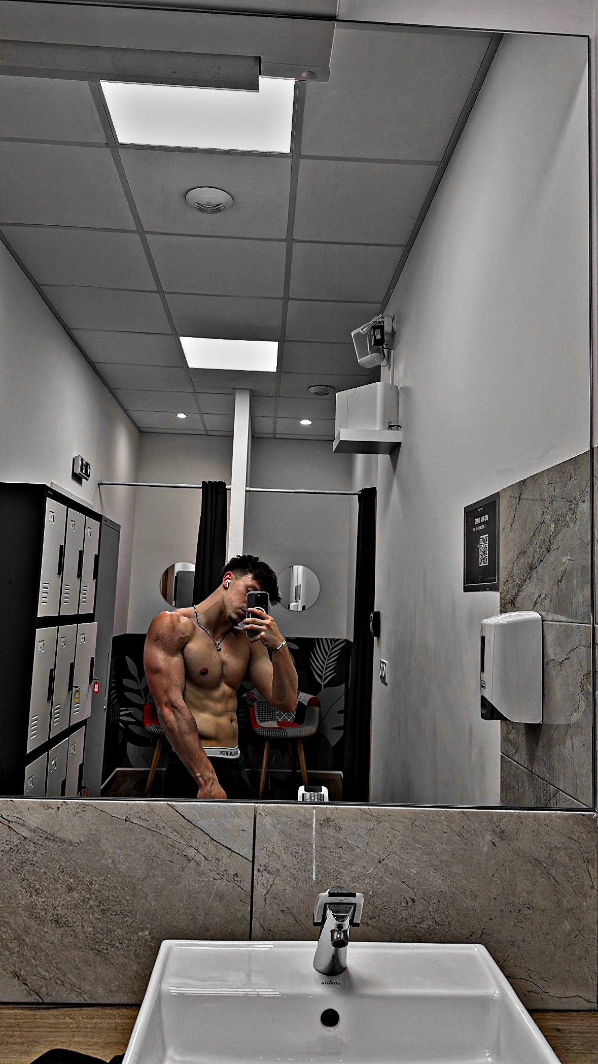 Profil de Elyass, 19 ans, Rencontre Mature à Lot 11 and Area