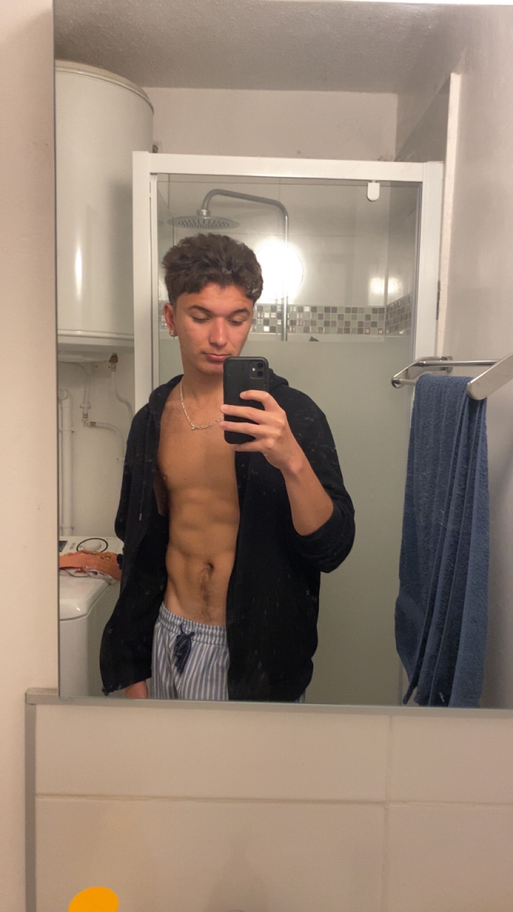 Profil de Madyan, 21 ans, Rencontre Mature à South-West Oxford