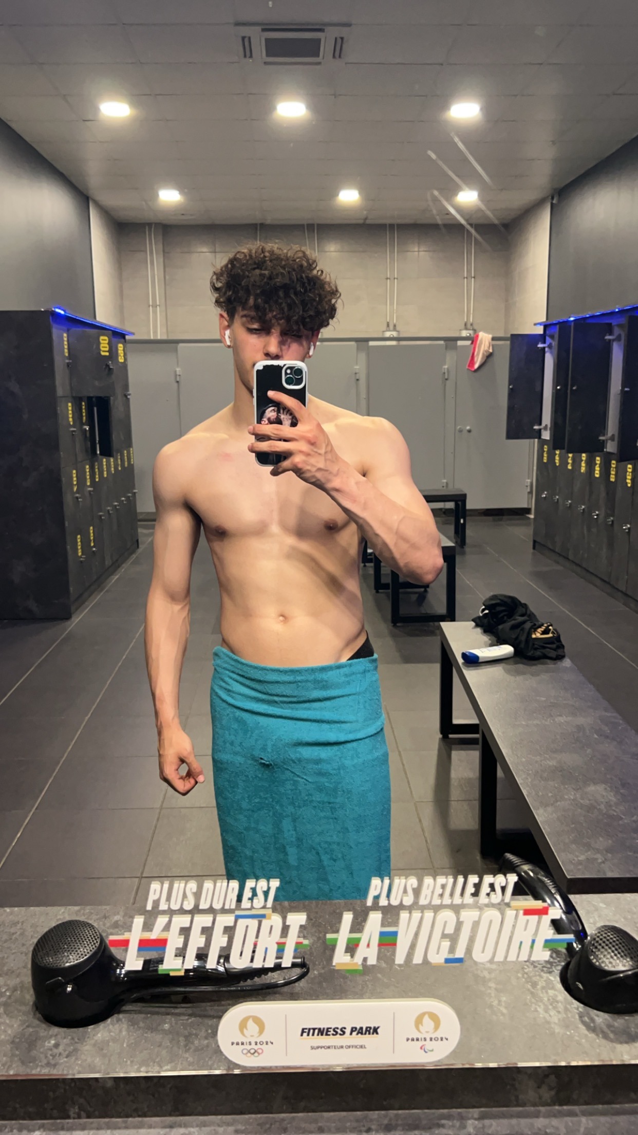 Profil de Noureddine, 20 ans, Rencontre Mature à Roddickton-Bide Arm