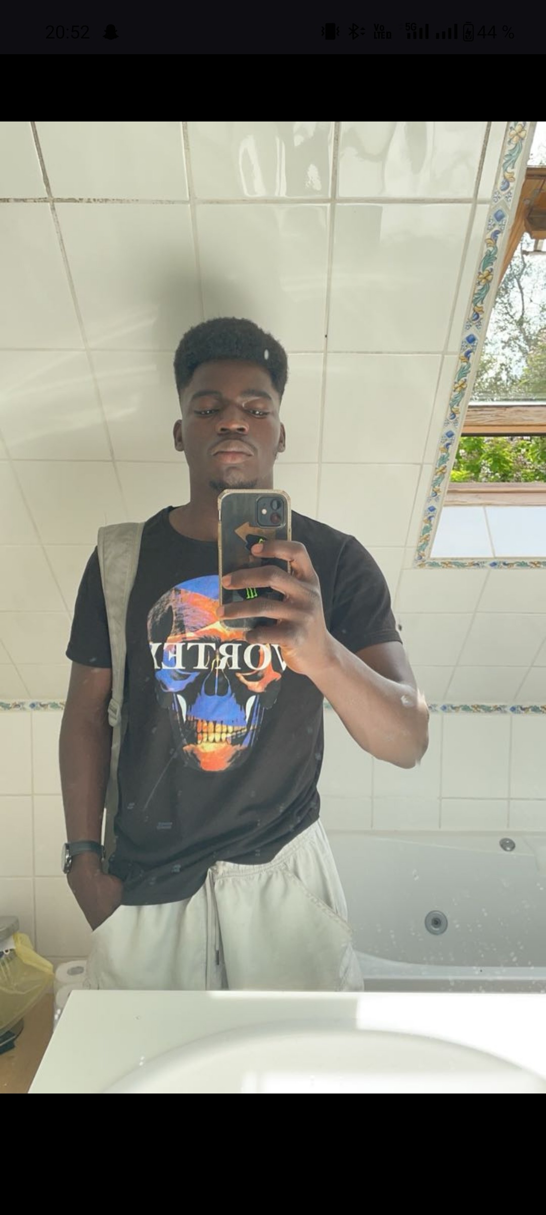 Profil de Emilian, 24 ans, Rencontre Mature à Strong