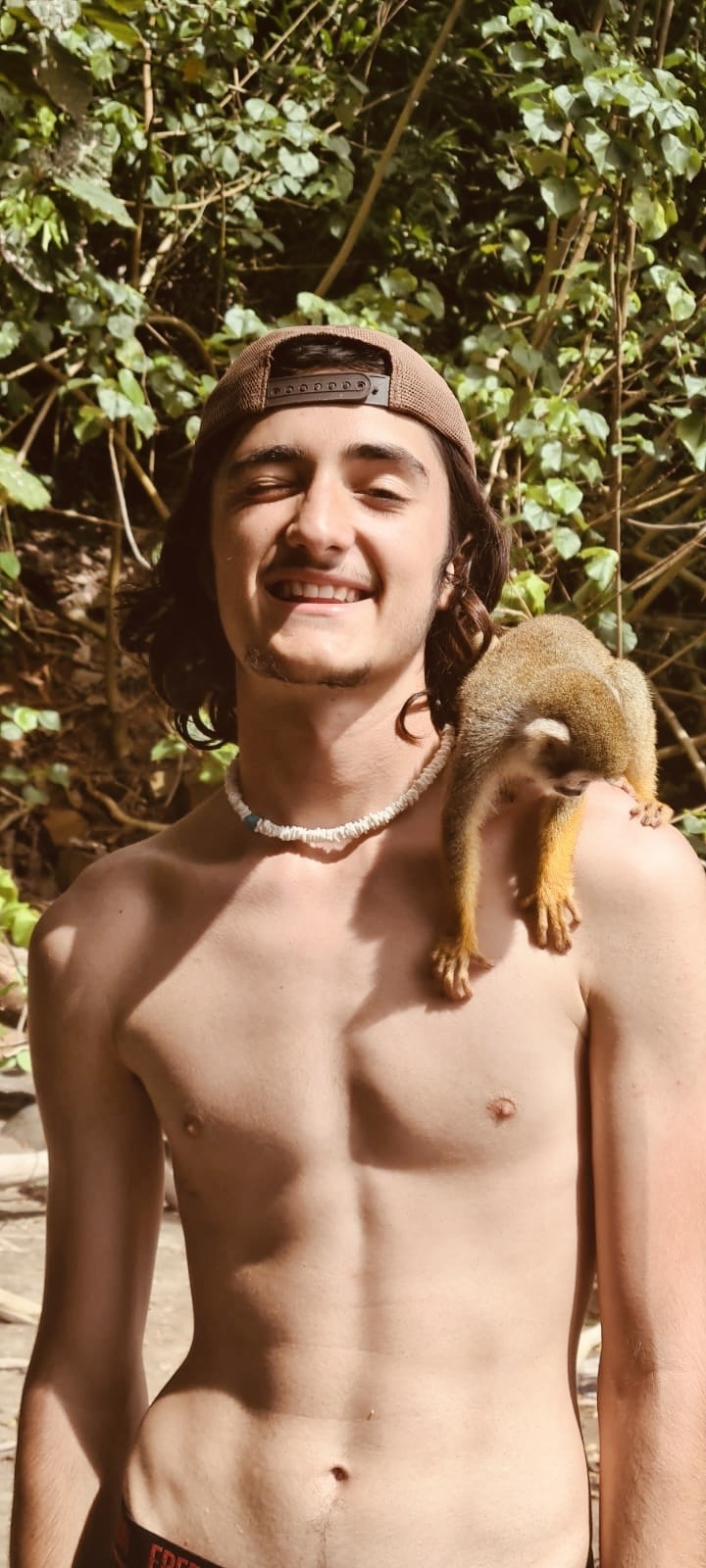 Profil de Yovan, 19 ans, Rencontre Mature à Goose Cove East