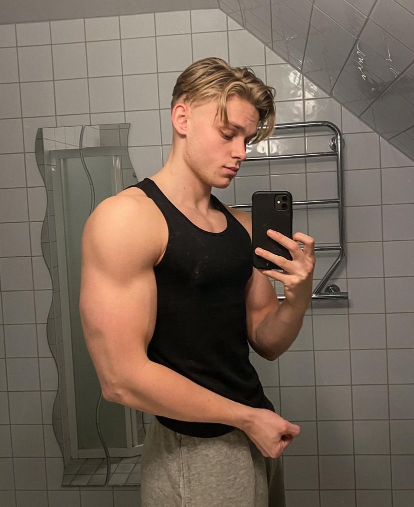 Profil de Zigmunt, 23 ans, Rencontre Mature à Saint-Nazaire-de-Dorchester