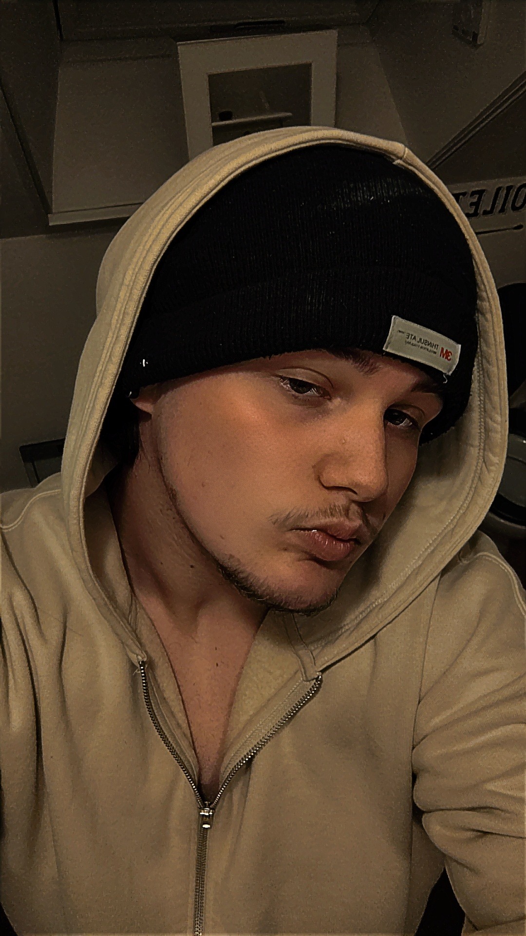 Profil de Nelso, 19 ans, Rencontre Mature à Saint-François-de-la-Rivière-du-Sud