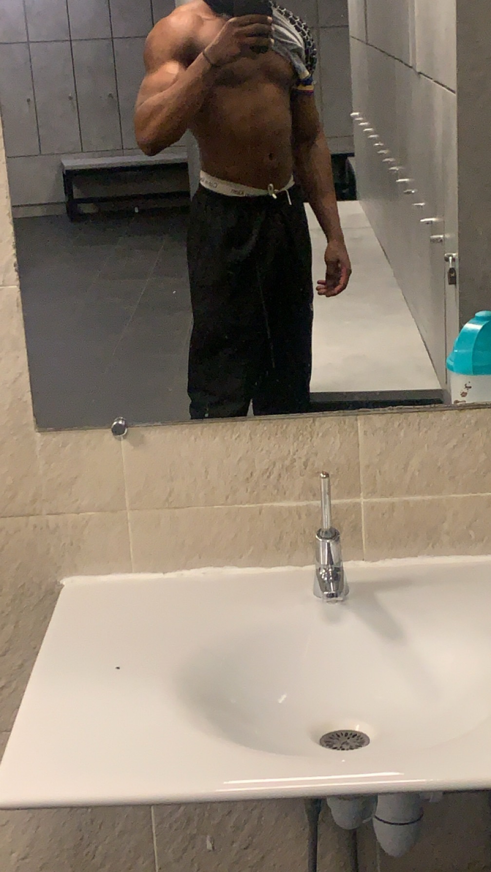 Profil de Ervan, 22 ans, Rencontre Mature à Villeroy