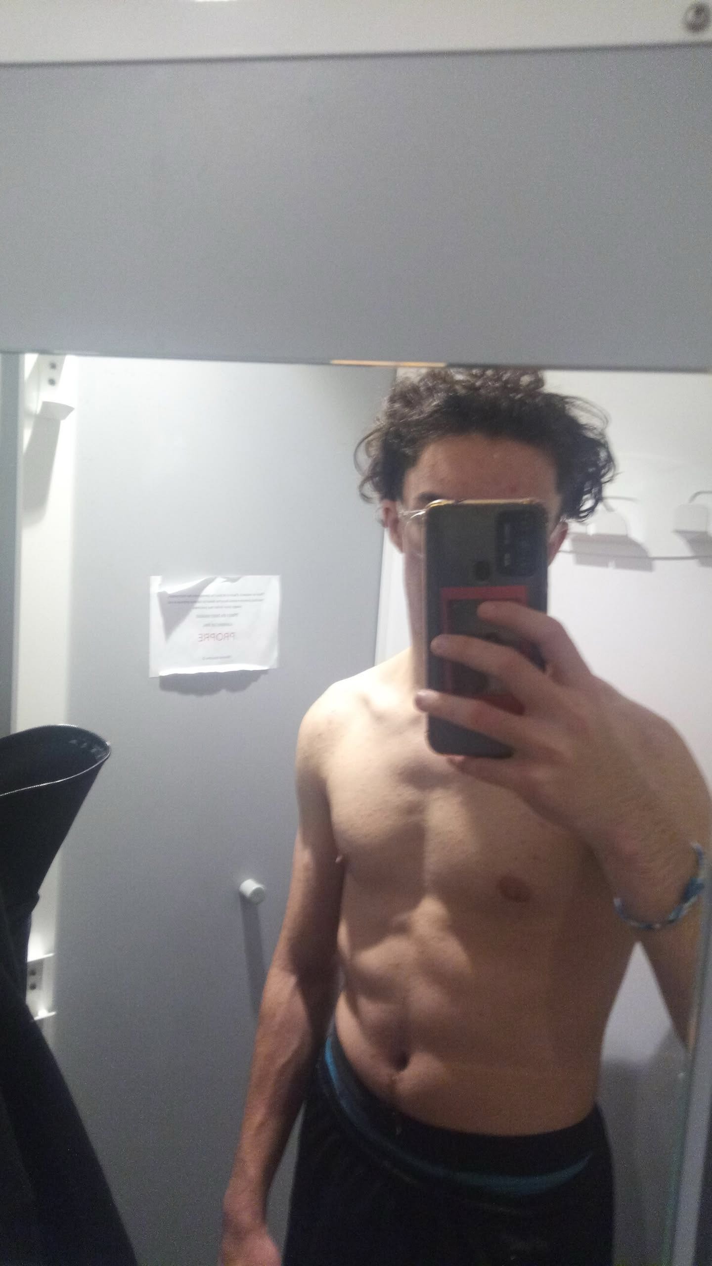 Profil de Emre-can, 20 ans, Rencontre Mature à Saint-Marc-de-Figuery