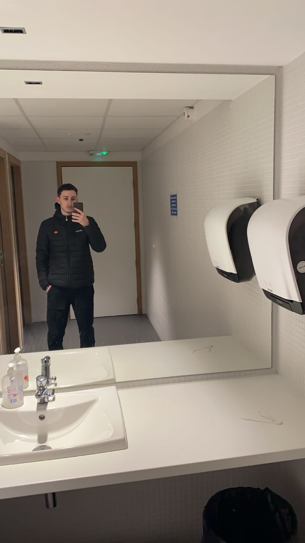 Profil de Nima, 19 ans, Rencontre Mature à Clyde