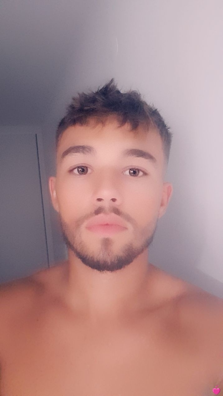 Profil de Vittore, 23 ans, Rencontre Mature à Channel-Port aux Basques
